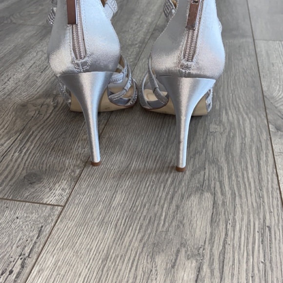 heels - Picture 5 of 7